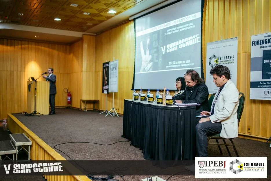 V SIMPOCRIME