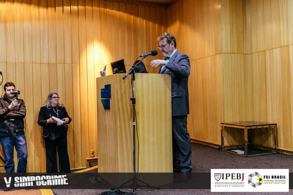 V SIMPOCRIME