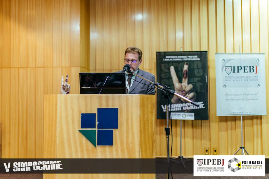 V SIMPOCRIME
