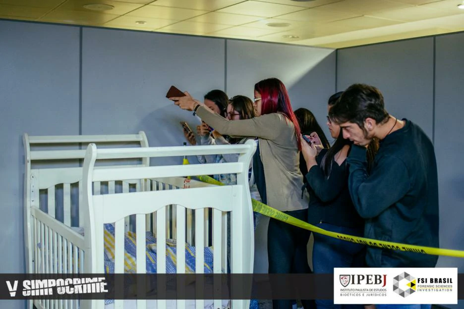 V SIMPOCRIME