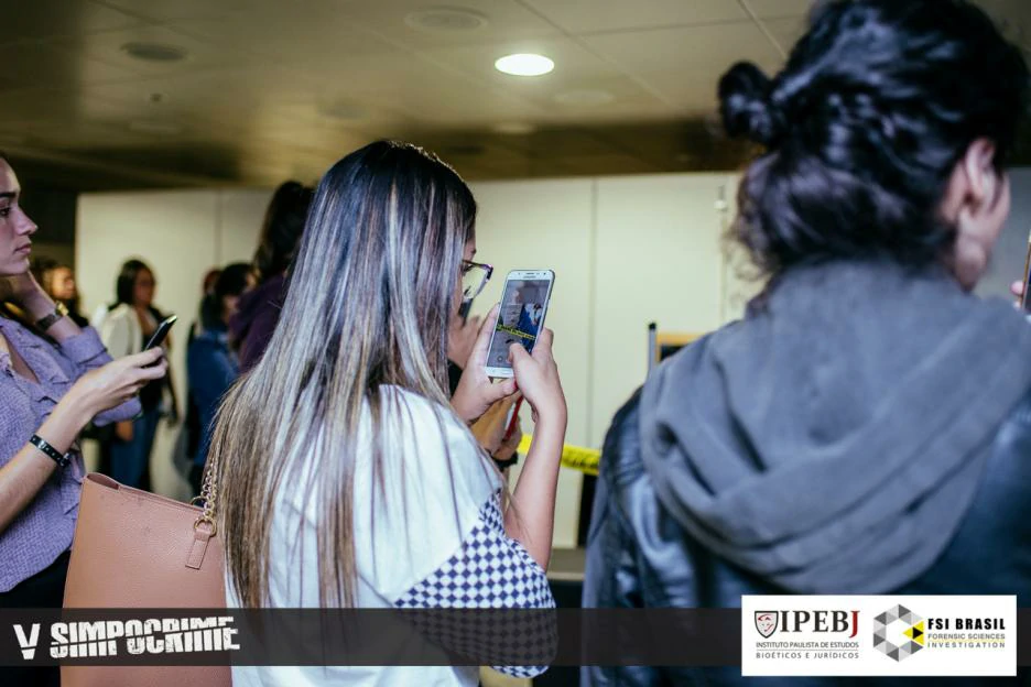 V SIMPOCRIME
