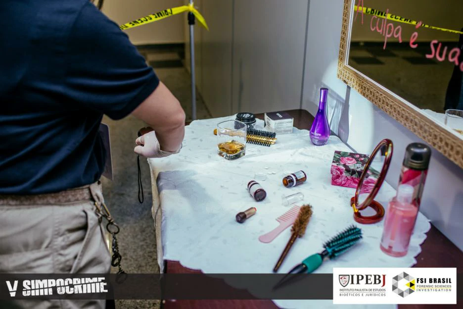 V SIMPOCRIME