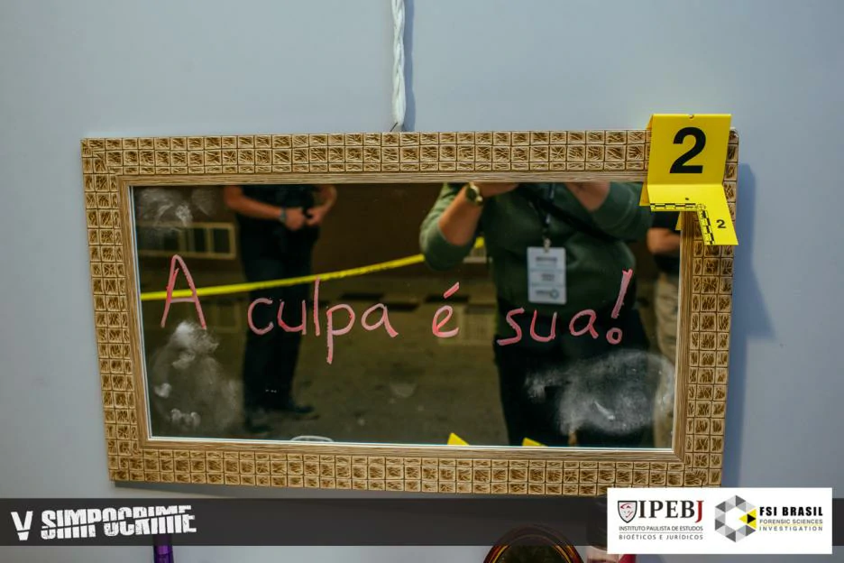V SIMPOCRIME